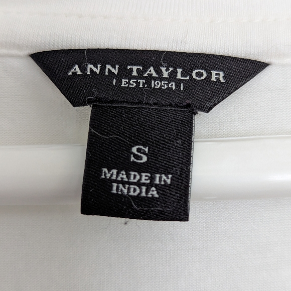 *3 for $20* Ann Taylor - T-shirt - Picture 2 of 5